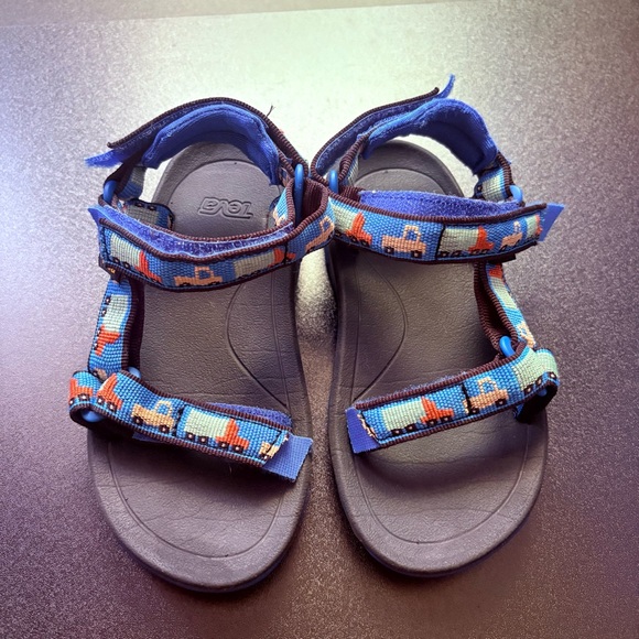 Teva Little Kids Hurricane XLT 2 Sandals size 9 blue cars boys hook and loop - Picture 1 of 5